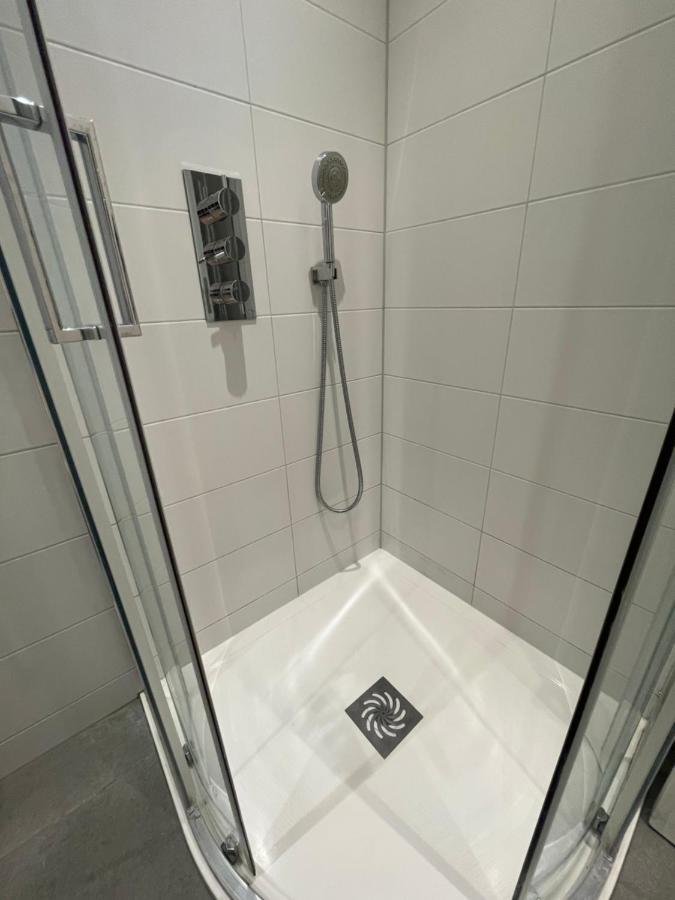 Chic 3 Bedroom Flat With Private Terrace In Holloway Near Finsbury Park Londres Exterior foto