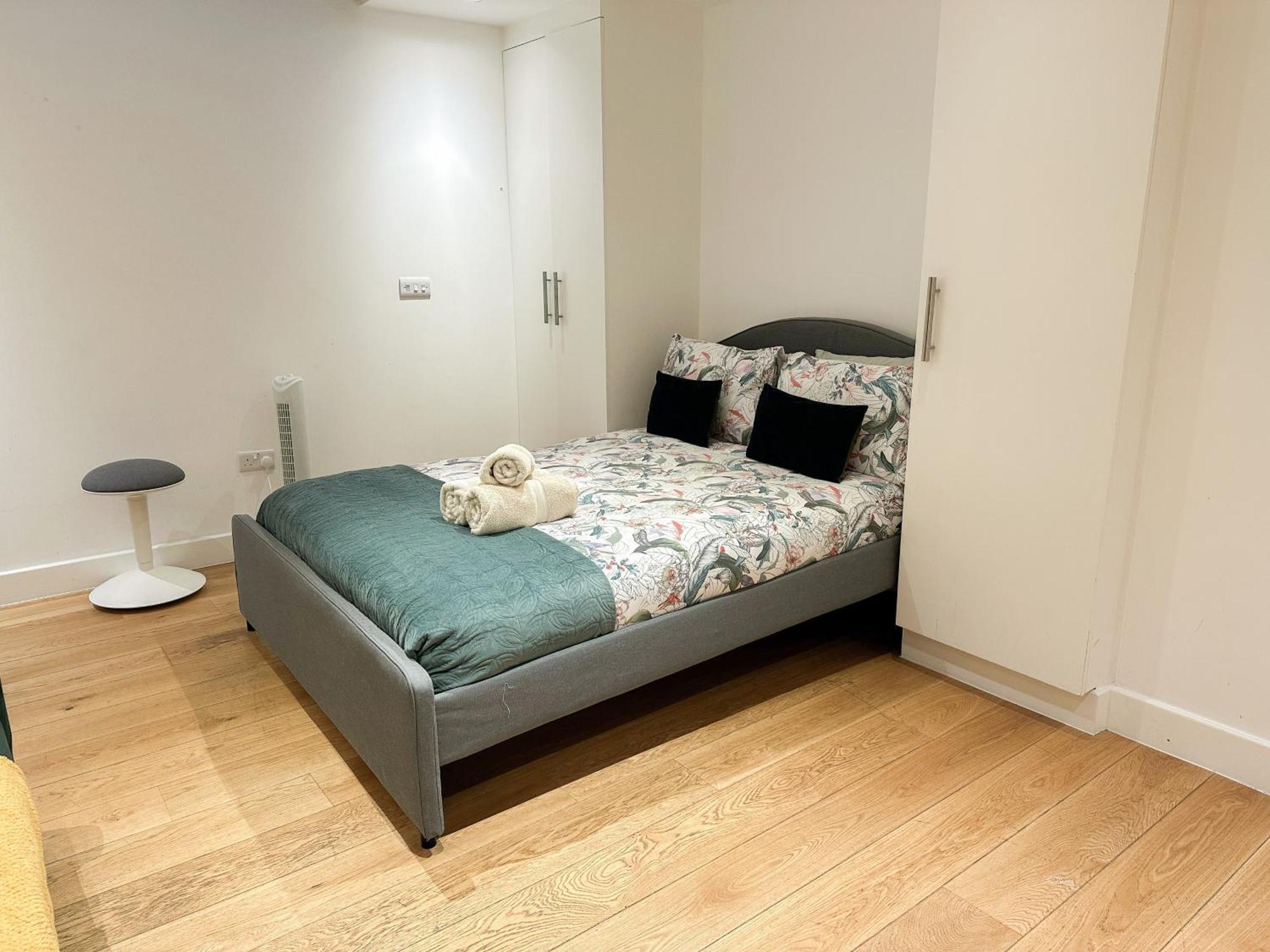 Chic 3 Bedroom Flat With Private Terrace In Holloway Near Finsbury Park Londres Exterior foto