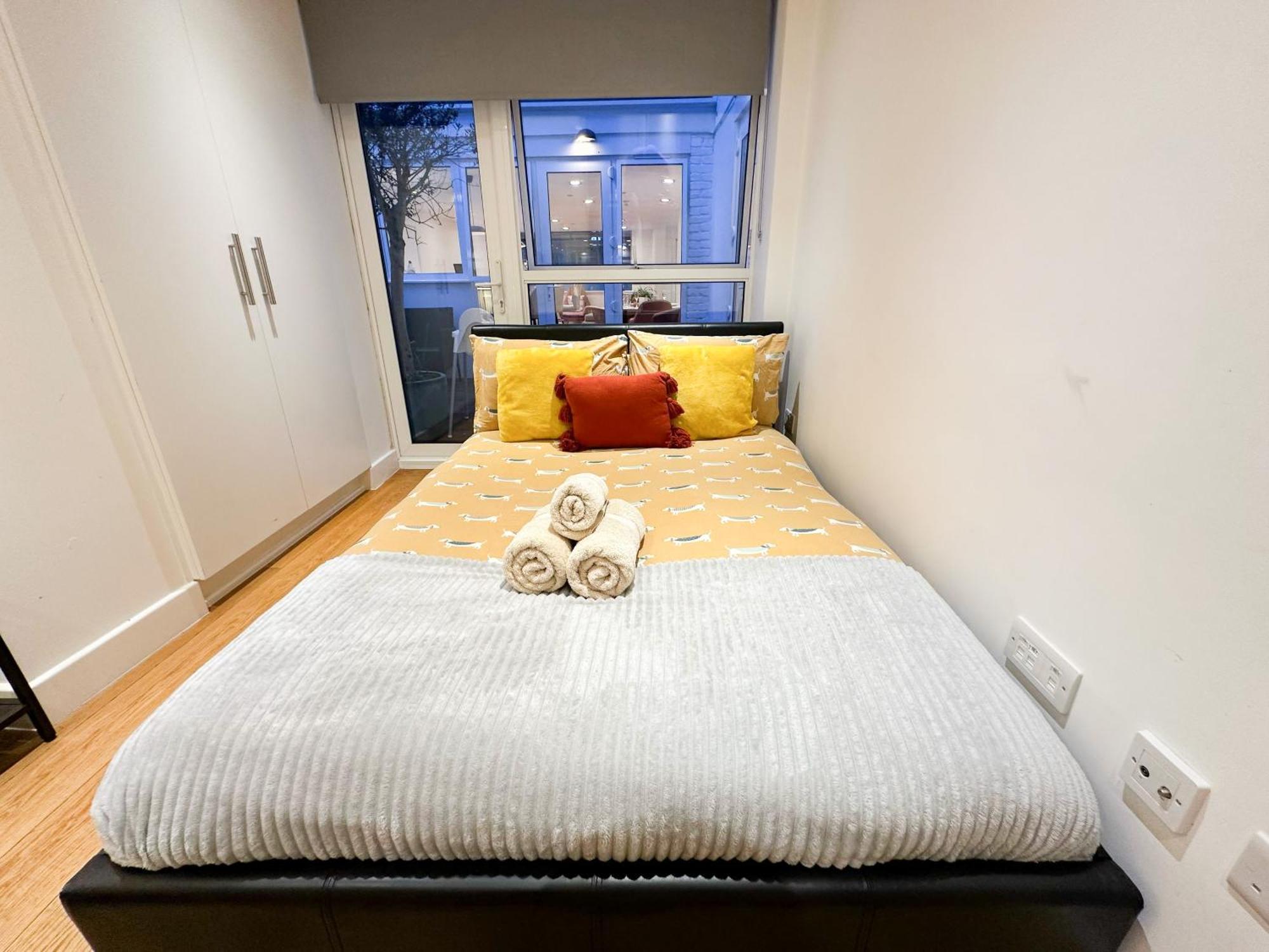 Chic 3 Bedroom Flat With Private Terrace In Holloway Near Finsbury Park Londres Exterior foto