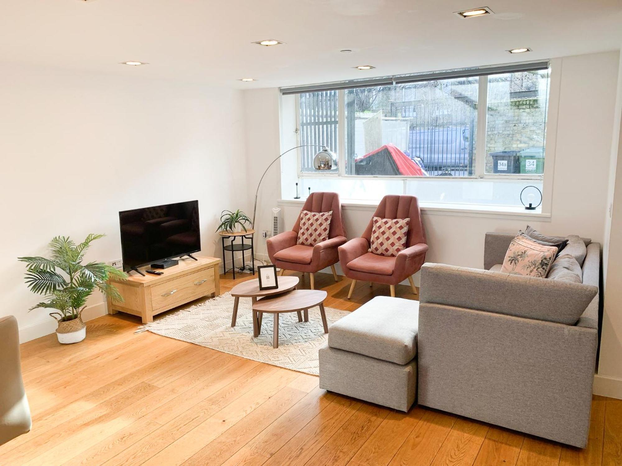 Chic 3 Bedroom Flat With Private Terrace In Holloway Near Finsbury Park Londres Exterior foto