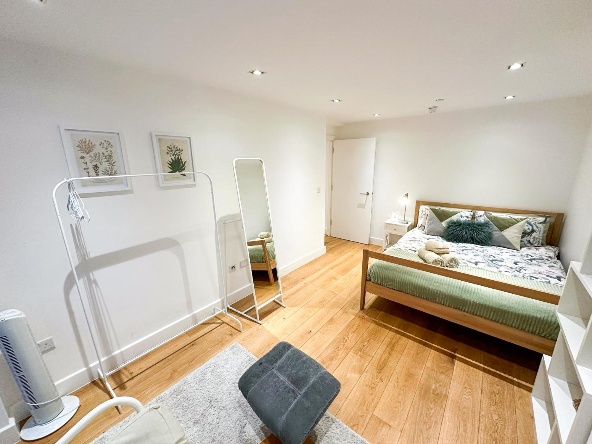 Chic 3 Bedroom Flat With Private Terrace In Holloway Near Finsbury Park Londres Exterior foto