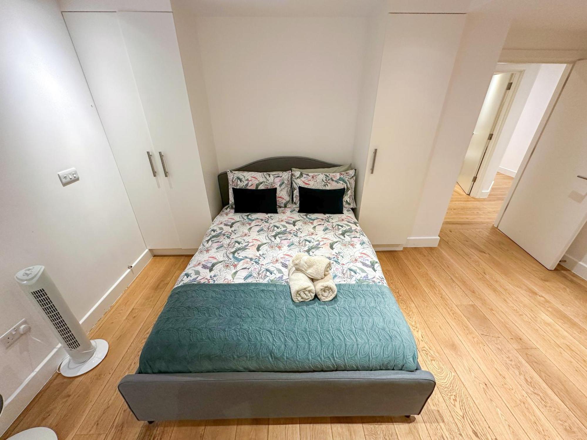 Chic 3 Bedroom Flat With Private Terrace In Holloway Near Finsbury Park Londres Exterior foto