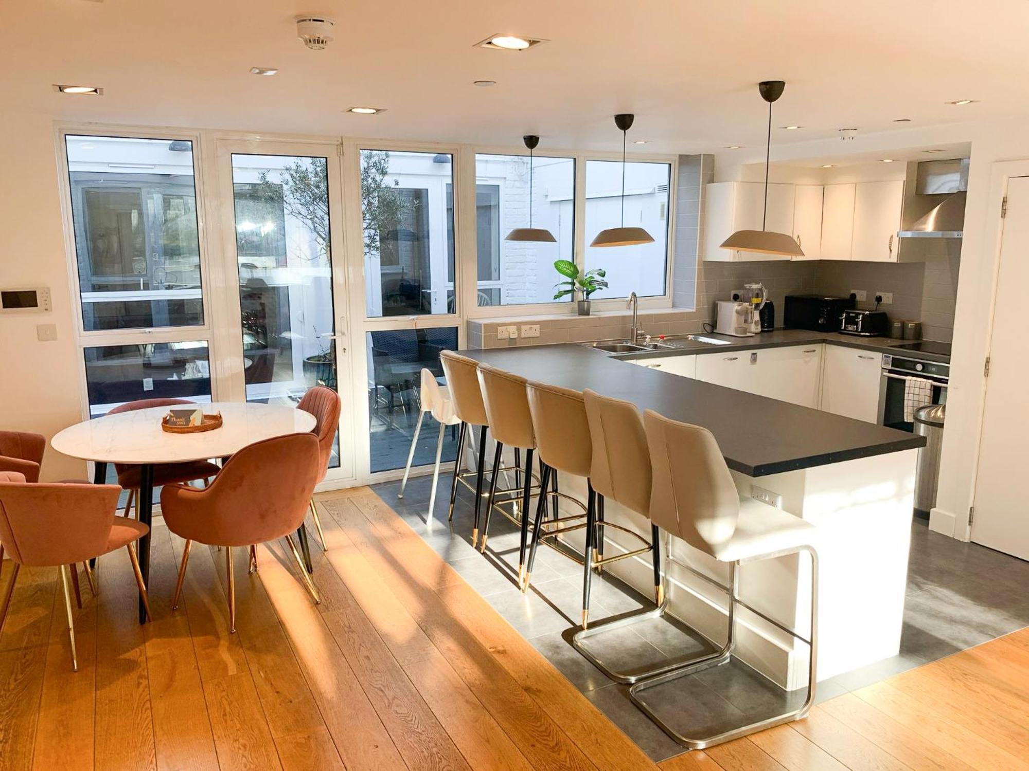 Chic 3 Bedroom Flat With Private Terrace In Holloway Near Finsbury Park Londres Exterior foto