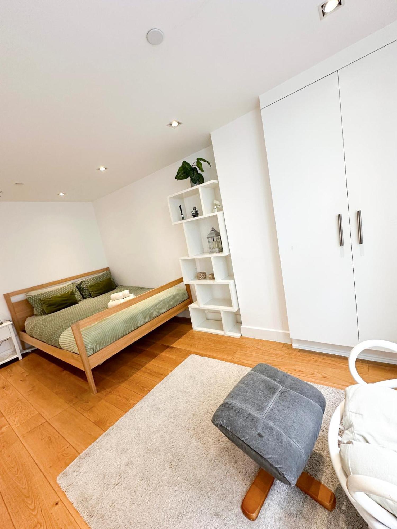 Chic 3 Bedroom Flat With Private Terrace In Holloway Near Finsbury Park Londres Exterior foto