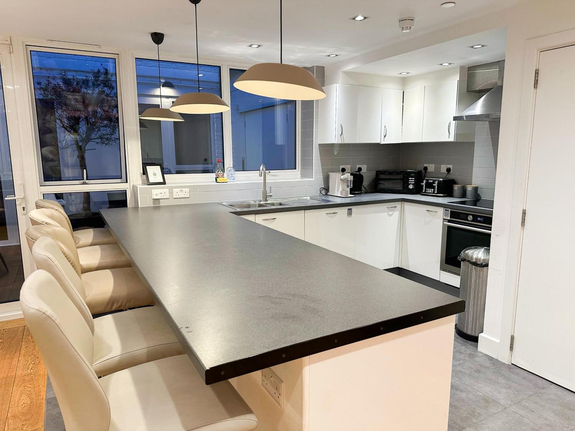 Chic 3 Bedroom Flat With Private Terrace In Holloway Near Finsbury Park Londres Exterior foto