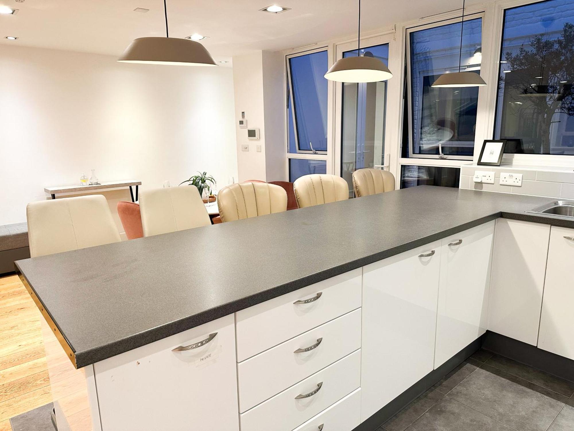 Chic 3 Bedroom Flat With Private Terrace In Holloway Near Finsbury Park Londres Exterior foto