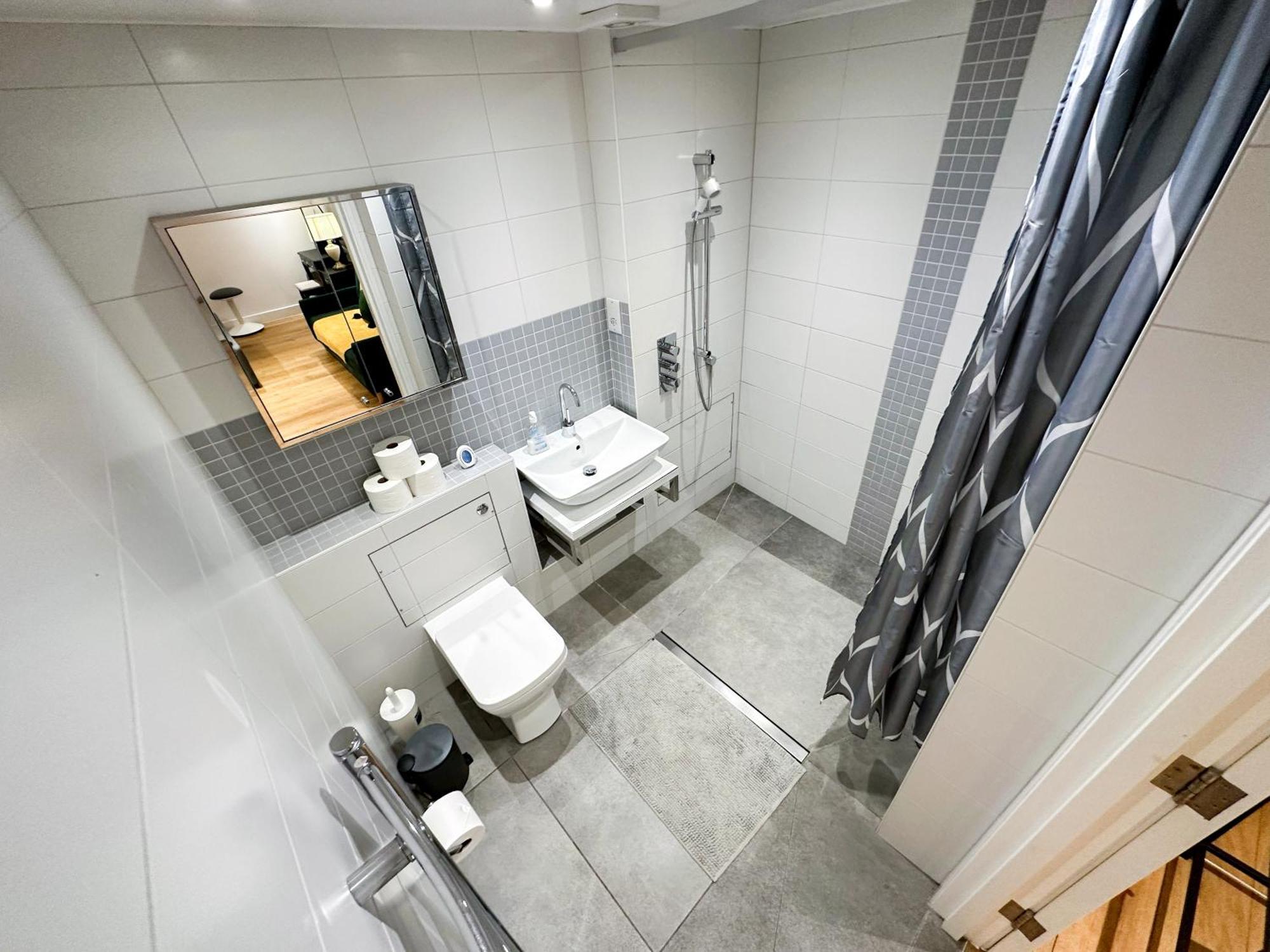 Chic 3 Bedroom Flat With Private Terrace In Holloway Near Finsbury Park Londres Exterior foto